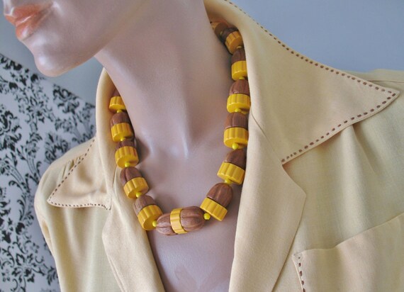 Vintage 30s 40s Chunky CARVED Wood and Carved But… - image 5