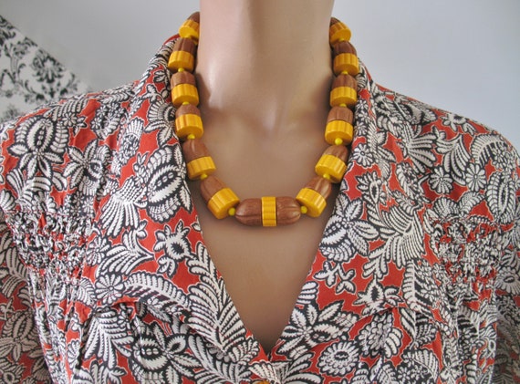 Vintage 30s 40s Chunky CARVED Wood and Carved But… - image 6