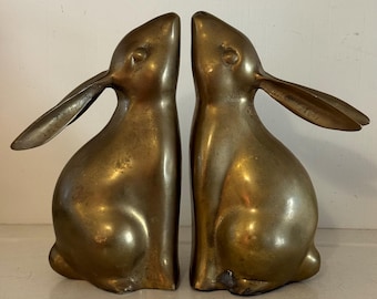 Fermalibri vintage in ottone a forma di coniglio / Decorazione scultorea a forma di lepre in stile metà secolo