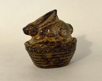 Cestino portagioie vintage in ceramica a forma di coniglio / Miniatura decorativa in stile cottagecore per un look rustico e boschivo.