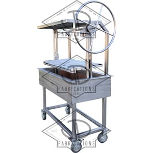 39.5&quot; x 27.5&quot; Argentinian Style - Santa Maria Grill | Height Adjustable Rotisserie and V Grates