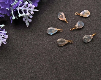 Labradorite, Gold Plated Wire Wrapped Pendant, Pears Shaped Gemstone Connector, Single Bail, DIY Jewelry, 7x10MM GemMartUSA (GPLB-50428)