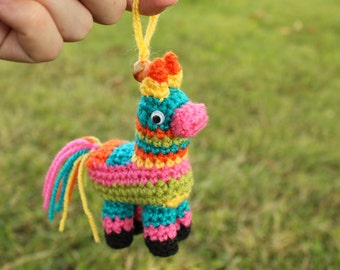 Crochet Piñata Keychain pattern - Gehaakte Piñata sleutelhanger patroon PDF