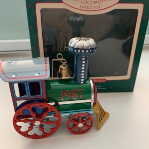 Hallmark Keepsake Ornament Tin Locomotive Collector Series number 6 1987