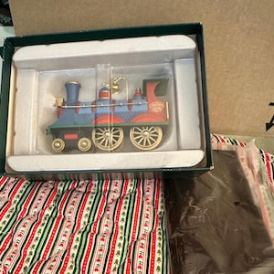 Hallmark LE Keepsake Ornament Cast Metal Locomotive & Wood Stand 1990