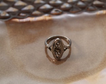 1980er Jahre Vintage Ring | Viktorianisch inspirierter Ornament filigraner Ring