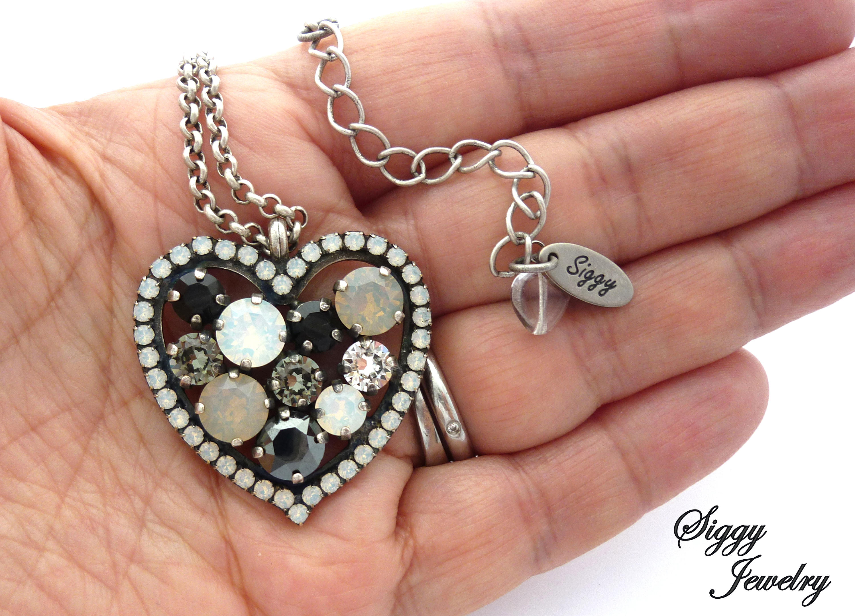 [Margesherwood] / ☆ PIXEL HEART NECKLACE / silver Heart Necklace Pixel Heart - Etsy