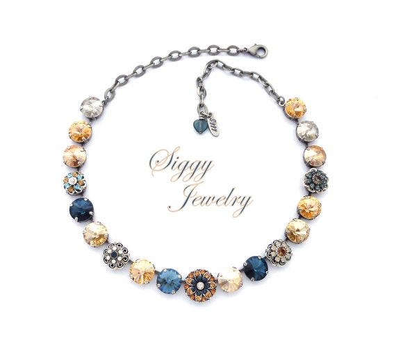 thumbnail interactive-video image 1 of Gold White Statement Necklace Two-Strand Chain With Champagne Crystal Beads - 78cm Dress Jewelry 1 of 13
