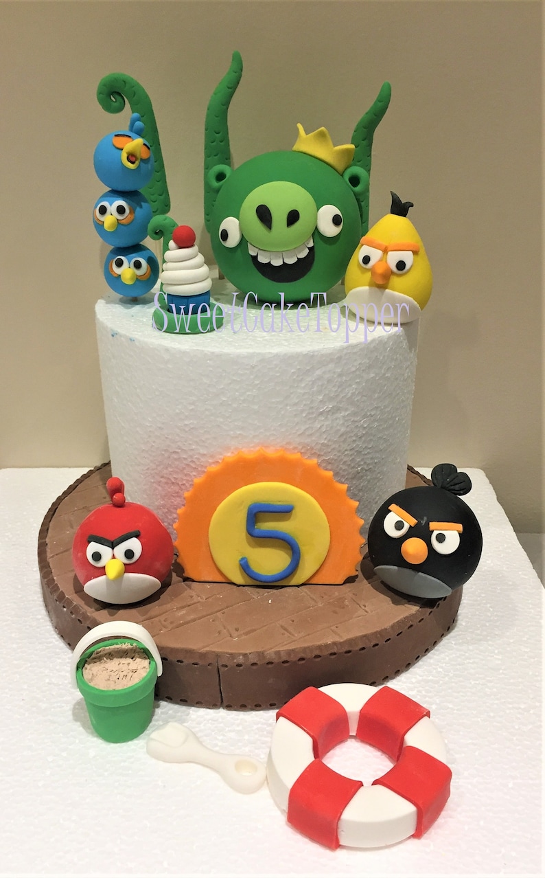 Angry Bird Inspired Fondant Cake Topper image 1