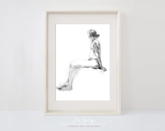 Dibujo de una joven desnuda sentada, realizado por Kiki Spring. Boceto imprimible a carboncillo de una figura, ideal para decoración de pared en blanco y negro.