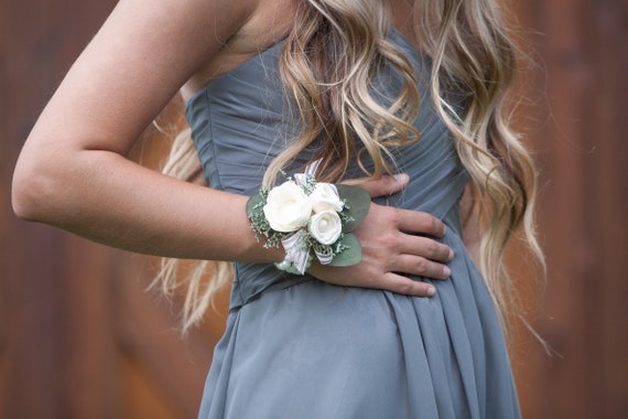 Woman's Ivory Wrist Corsage