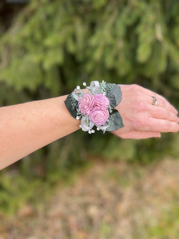 Girls Lavender Sola Flower Wristlet Corsage