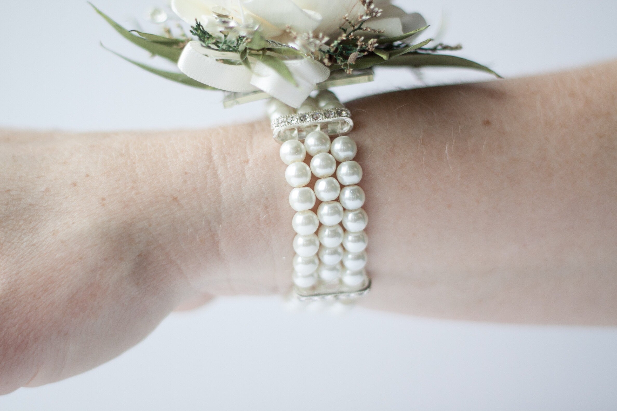 Rhinestone Bracelet Corsage for Wrist, Elegant Wrist Corsage,Sola