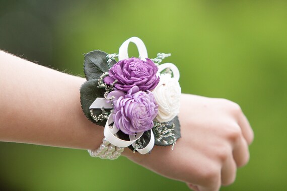 Echarpe tricot perlé boutonnière violet bébé fille