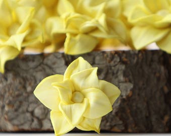 Lemon Yellow Star Magnolia Sola Flowers - SET OF 10 , Yellow Sola Flowers, Wood Sola Flowers, Magnolia Sola, Balsa Wood