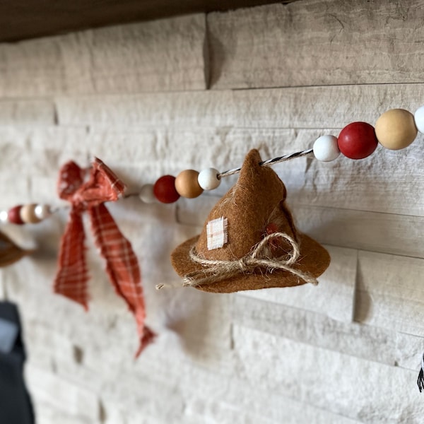 Scarecrow Hat Garland: Handmade Halloween Fall Decor
