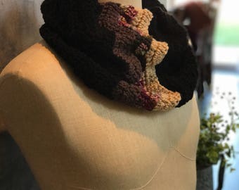 Blossom crocheted chevron cowl