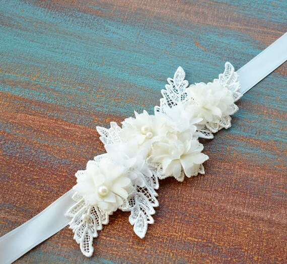 Ivory Flower Sash Belt: Handmade Bridal Wedding Dress Belt  display picture 1