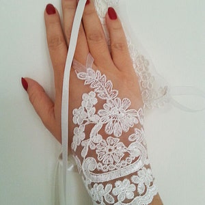 Bridal Lace Gloves, fingerless gloves, bridal cuff, İvory Lace Gloves, wedding bride, bridal gloves, Wedding Accessories image 2