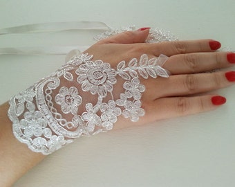 Off White Fingerless Gloves For Wedding, Bridal Lace Gloves, Wedding Accessories