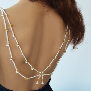 Joias com cristais e pérolas: acessório elegante para vestido de noiva