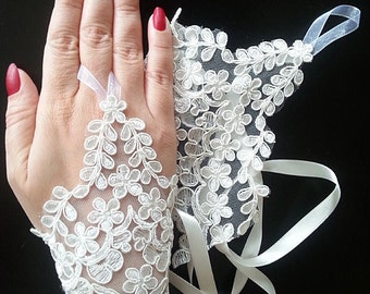 Off White Lace Gloves For Wedding, Fingerless Gloves, Wedding Accessory