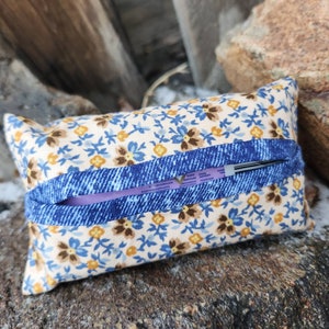 Floral Tissue  Case, Tissue Holder, fabric Tissue Case, Pocket Case, stocking stuffer, small gift, handmade purse accessory, teacher gift