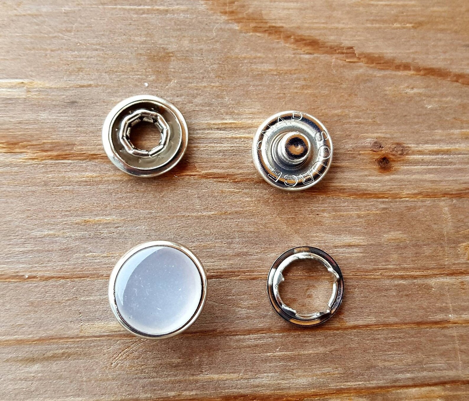 pearl snap on pearl snap on