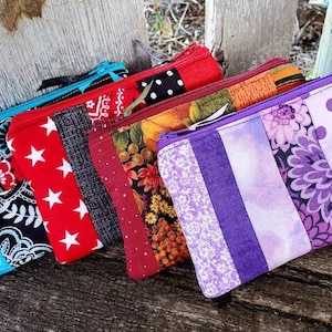 Patchwork Coin Purse,  Small Zipper Wallet, Change Purse, Ear Bud Pouch, Ladies Zipper Bag, credit card pouch, fabric pouch handmade zip bag