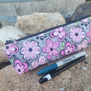 Slim Floral Pencil Case, Floral Zipper Bag, Makeup brush pouch, crochet Hook bag, zipper pouch for pencils,  handmade zipper bag