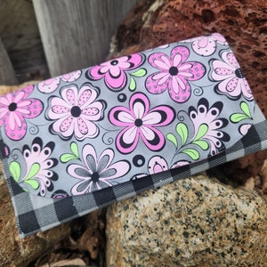 Cartera floral, cartera rosa y gris, billetera para damas, billetera de tela, billetera con broche, billetera a cuadros de búfalo, billetera hecha a mano