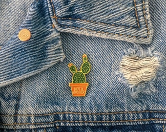 Not A Hugger Lapel Pin - Drôle d’épingle en émail - Cadeau meilleur ami - Cactus Enamel Pin