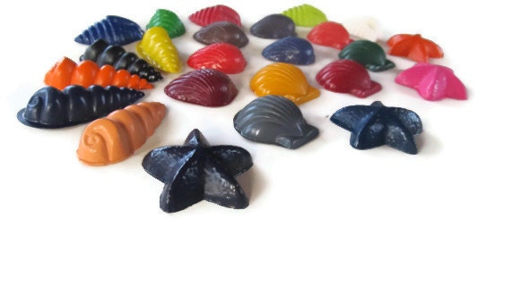 Seashell set of 20 crayons - sea life - shells - party favor - stocking stuffer - ocean life - crayons - gift Il_570xn