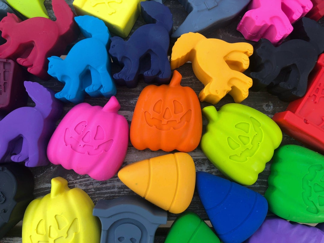Halloween Crayons Set of 10 Halloween Party Favors Halloween Kids Treats Kids Halloween Shaped