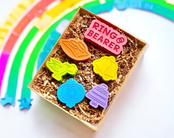 りんご Ring Bearer Crayons - Ring Bearer Proposal - Personalized