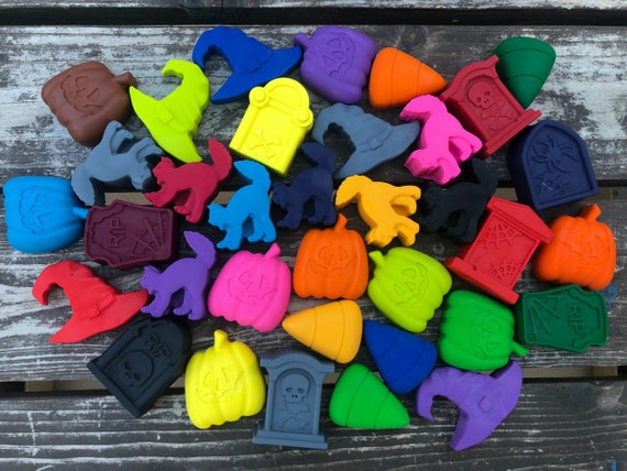 Halloween Crayons set of 20 - Halloween Party Favors - Halloween Kids Treats - Kids Halloween - Shaped Crayons - Kids Gifts - Gifts For Kids Il_570xn
