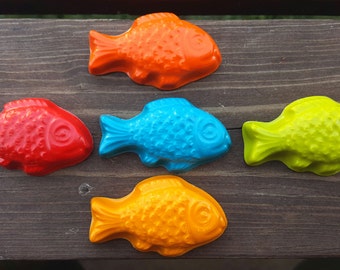 Fish crayons set of 10 - Fish Party Favors - Classroom Favors - Gifts For Kids - Gifts Under 10 - Fish Birthday - Kids Party Favor Crayons