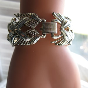 Coro Pegasus Gold Tone 7 inch Fancy Link Bracelet
