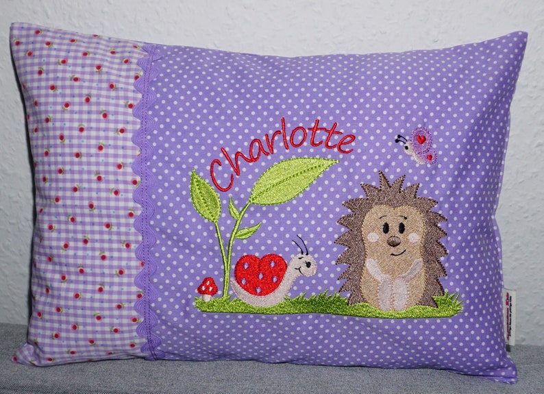 Personalized pillow, kindergarten, birth gift, pillow with name, name pillow hedgehog and snail & child's name 25 x 35 cm lila Punkte