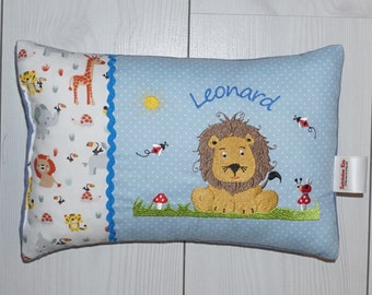 Personalisierte Kissen, Kindergarten, Geschenk zur Geburt, Kissen mit Namen, Namenskissen - Löwe auf Wiese - 20x30 cm