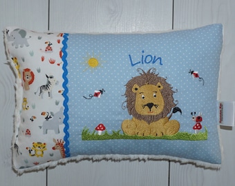 Personalisierte Kissen, Kindergarten, Geschenk zur Geburt, Kissen mit Namen, Namenskissen ,Kuschelkissen - Löwe - Hülle und Inlett -30x40cm