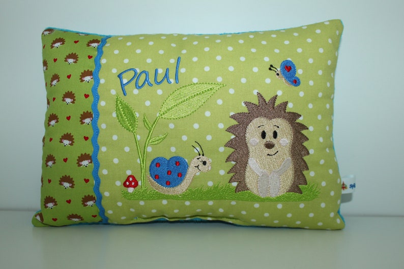 Personalized pillow, kindergarten, birth gift, pillow with name, name pillow hedgehog and snail & child's name 25 x 35 cm grün Punkte