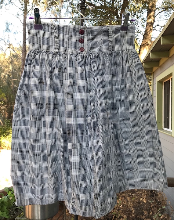 1980s women’s plaid skirt blue and white wide wais