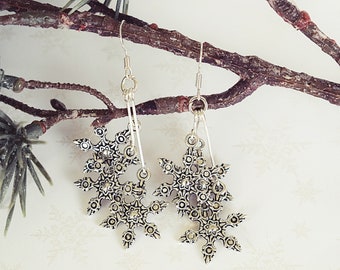 Boucles d'oreilles flocon de neige en argent | Boucles d'oreilles pendantes | Bijoux flocon de neige | Boucles d'oreilles d'hiver | Cadeau d'anniversaire d'hiver | Cadeau d'hiver pour elle