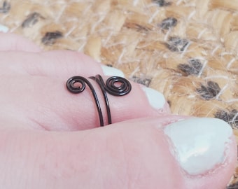 Adjustable Black Toe Ring | Spriral Wire Wrapped Toe Ring | Tarnish Free Boho Jewelry