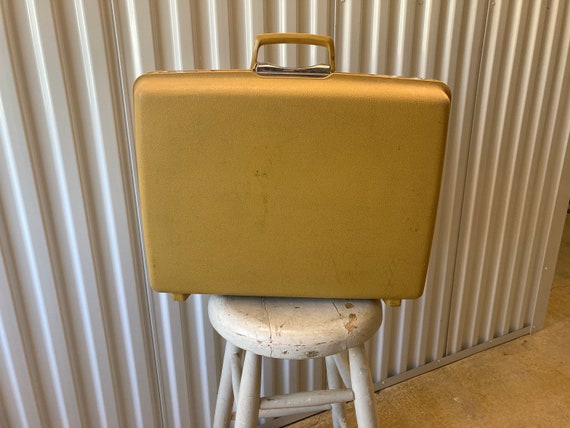 1960s Samsonite Suitcase - image 2