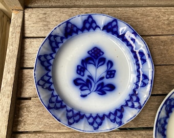 Flow Blue Brushstroke Gingham Flower Plate