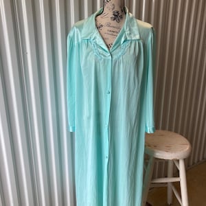 1970s Vanity Fair Robe or Gown