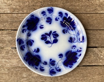 Flow Blue Brushstroke Embossed Rim Plate