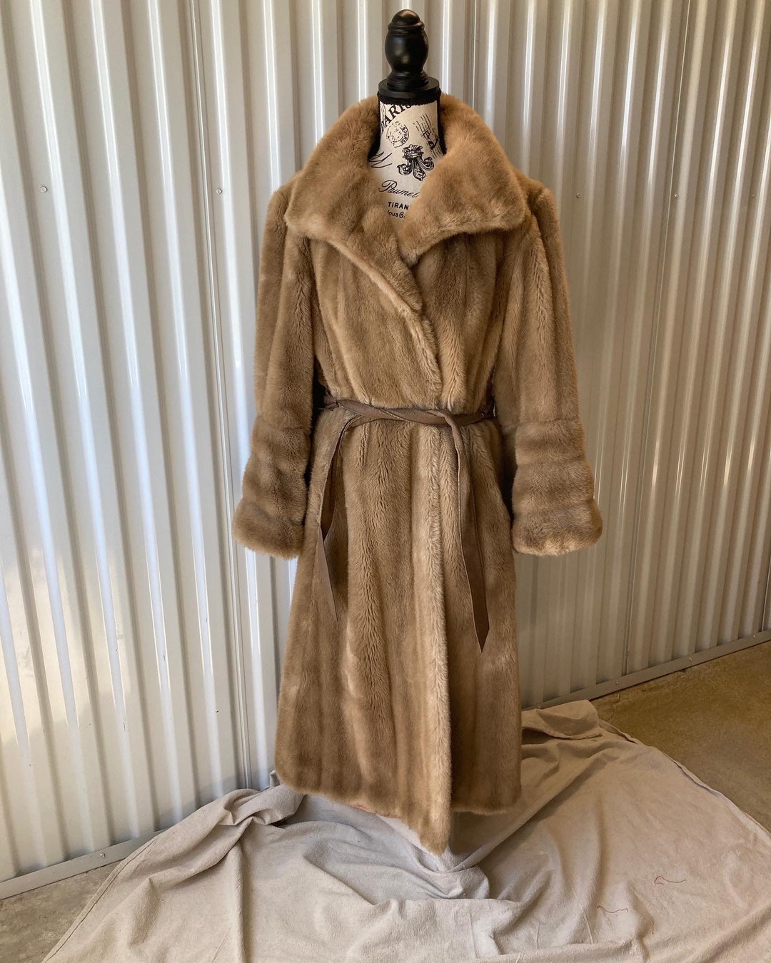Original Vintage 1970's White & Grey Faux Fur Coat UK 8 - 14 main image 0